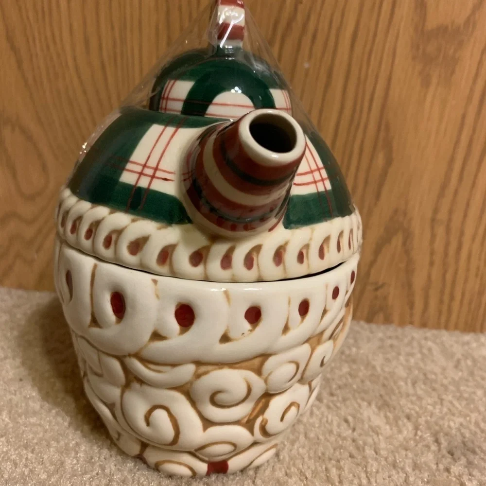 Debbie Mumm Christmas Santa Tea Pot